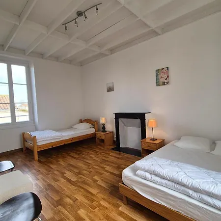 F3 House With Garden In *